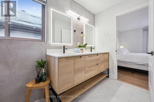 28 Kathleen Court, Hamilton, ON - Indoor Photo Showing Bathroom