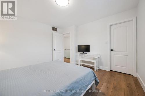 28 Kathleen Court, Hamilton, ON - Indoor Photo Showing Bedroom