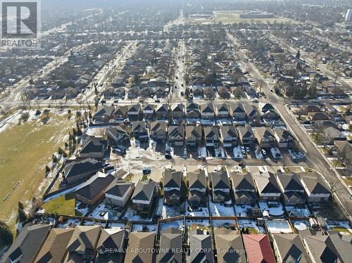 28 Kathleen Court, Hamilton, ON - Outdoor With View