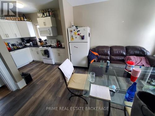 202 Sydenham Street, London East (East B), ON - Indoor Photo Showing Other Room