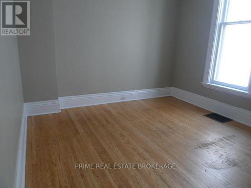 202 Sydenham Street, London East (East B), ON - Indoor Photo Showing Other Room
