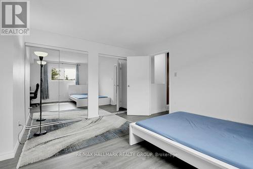 His & Her Closets - 81 - 2772 Pimlico Crescent, Ottawa, ON - Indoor