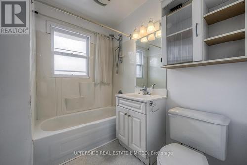 7 Balmoral Drive, Kitchener, ON - Indoor Photo Showing Bathroom