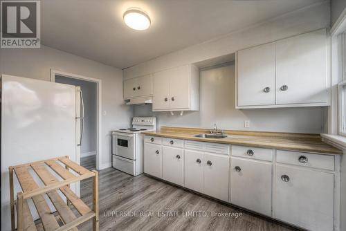 7 Balmoral Drive, Kitchener, ON - Indoor Photo Showing Kitchen