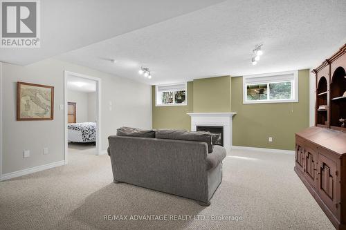 73 - 869 Whetherfield Street, London North (North M), ON - Indoor With Fireplace