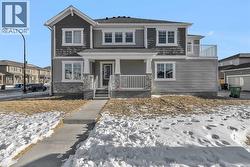11 Carringham Way NW  Calgary, AB T3P 1W2