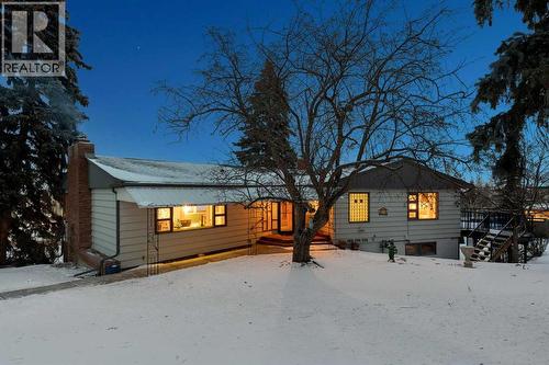 2307 Sunset Avenue SW  Calgary, AB T3C 2M9