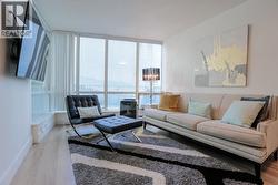 805 1166 MELVILLE STREET  Vancouver, BC V6E 4P5