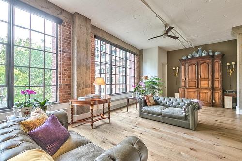 Salon - 501-502-454 Rue De La Gauchetière O., Montréal (Ville-Marie), QC - Indoor Photo Showing Living Room