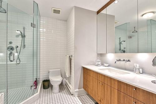 Salle de bains attenante à la CCP - 501-502-454 Rue De La Gauchetière O., Montréal (Ville-Marie), QC - Indoor Photo Showing Bathroom