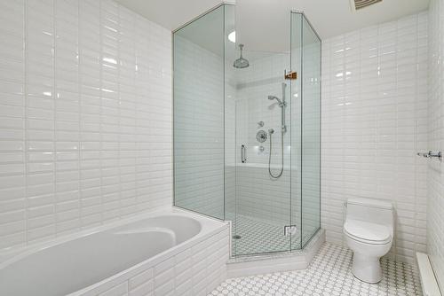 Salle de bains attenante à la CCP - 501-502-454 Rue De La Gauchetière O., Montréal (Ville-Marie), QC - Indoor Photo Showing Bathroom