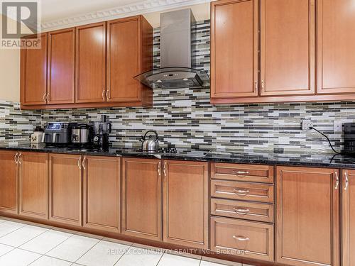 27 Windyton Avenue, Markham, ON - Indoor Photo Showing Kitchen