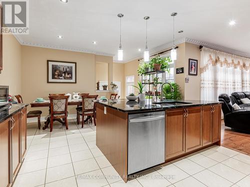 27 Windyton Avenue, Markham, ON - Indoor Photo Showing Kitchen