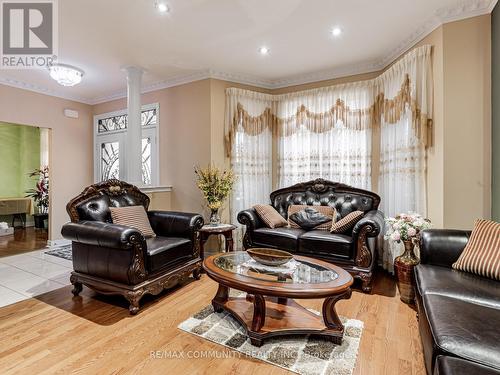 27 Windyton Avenue, Markham, ON - Indoor Photo Showing Living Room