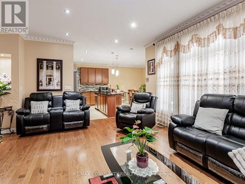 27 Windyton Avenue, Markham, ON - Indoor Photo Showing Living Room