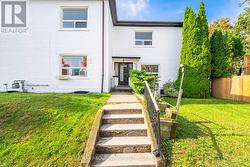 3 - 486 HOLTBY AVENUE  Burlington, ON L7R 2R3