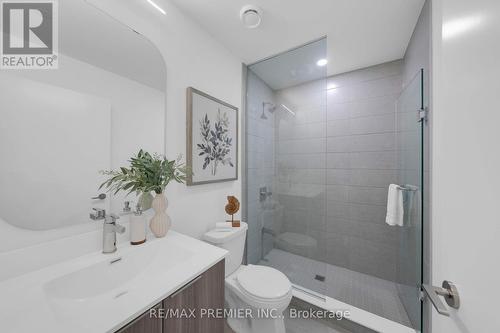 332 - 15 Richardson Street, Toronto, ON - Indoor Photo Showing Bathroom