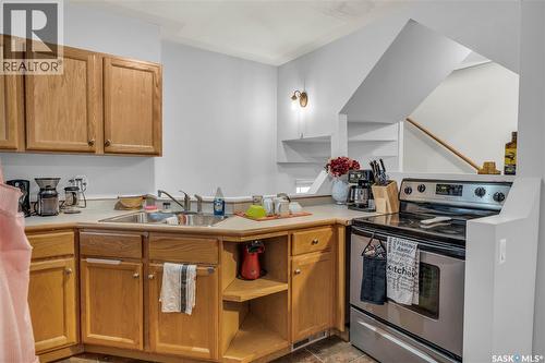 2231 Quebec Street, Regina, SK - Indoor Photo Showing Kitchen With Double Sink