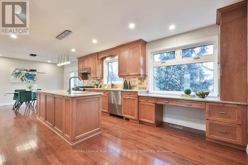4240 Dunvegan Road, Burlington, ON - Indoor Photo Showing Kitchen