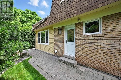 4240 Dunvegan Road, Burlington, ON - Outdoor With Exterior