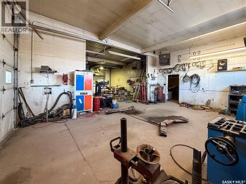 870 3Rd Avenue W, Shaunavon, SK 