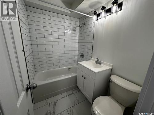 2309 Herman Avenue, Saskatoon, SK - Indoor Photo Showing Bathroom
