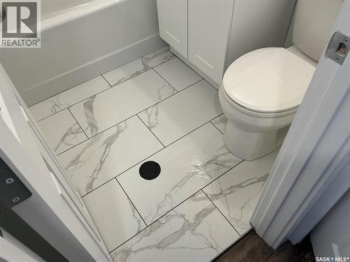 2309 Herman Avenue, Saskatoon, SK - Indoor Photo Showing Bathroom
