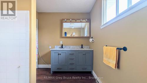 60 - 60 Lila Road, Owen Sound, ON - Indoor Photo Showing Bathroom