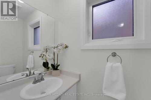 5487 Cosmic Crescent, Mississauga, ON - Indoor Photo Showing Bathroom