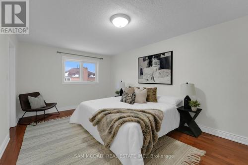 5487 Cosmic Crescent, Mississauga, ON - Indoor Photo Showing Bedroom