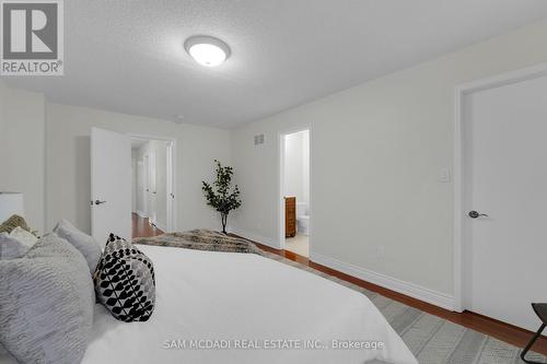 5487 Cosmic Crescent, Mississauga, ON - Indoor Photo Showing Other Room