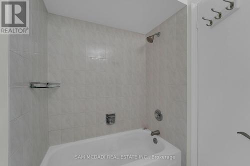 5487 Cosmic Crescent, Mississauga, ON - Indoor Photo Showing Bathroom