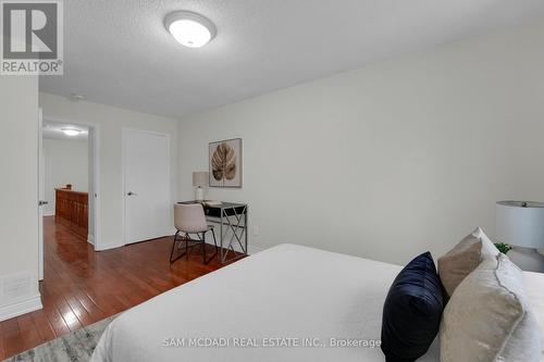 5487 Cosmic Crescent, Mississauga, ON - Indoor Photo Showing Bedroom