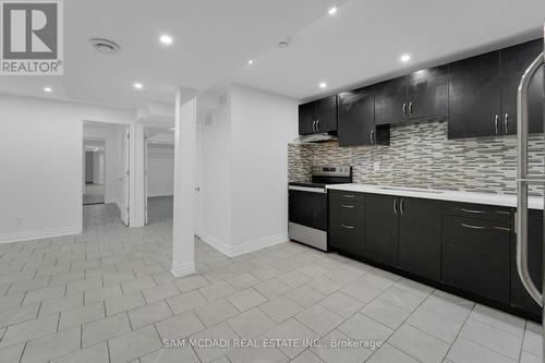 5487 Cosmic Crescent, Mississauga, ON - Indoor Photo Showing Kitchen