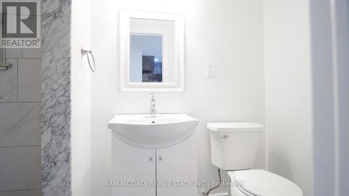 5487 Cosmic Crescent, Mississauga, ON - Indoor Photo Showing Bathroom