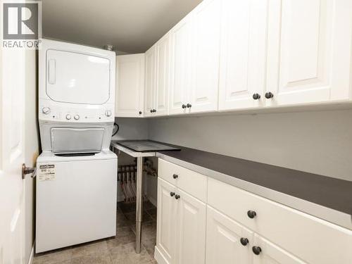 202-4685 Joyce Ave, Powell River, BC - Indoor Photo Showing Laundry Room