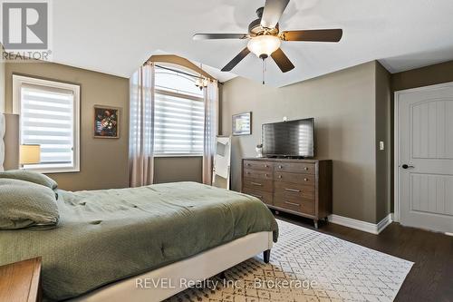 5767 Osprey Avenue, Niagara Falls (Forestview), ON - Indoor Photo Showing Bedroom