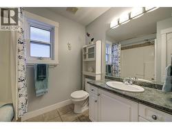 4 pc bathroom with tub/shower combo - 