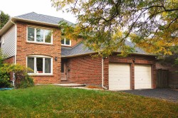 1239 Barnwood Square  Pickering, ON L1X 1C6