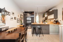 11 1/2 Rose Avenue  Toronto, ON M4X 1N6