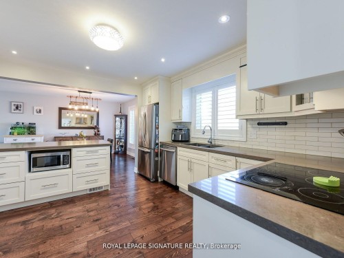 281 Mcgill Street, Mississauga, ON - Indoor Photo Showing Kitchen With Double Sink