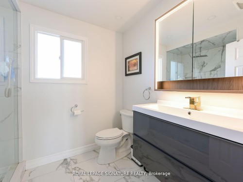 281 Mcgill Street, Mississauga, ON - Indoor Photo Showing Bathroom