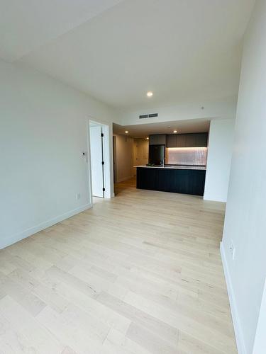 Living room - 3701-1245 Rue De Bleury, Montréal (Ville-Marie), QC - Indoor Photo Showing Other Room