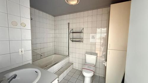 Salle de bains - 11373 Rue Victoria, Montréal-Est, QC - Indoor Photo Showing Bathroom