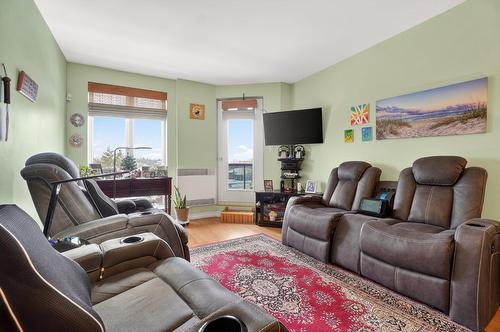 Salon - 406-3700 Boul. Henri-Bourassa E., Montréal (Montréal-Nord), QC - Indoor Photo Showing Living Room