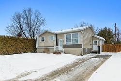 115 Rue Kenny  Lachute, QC J8H 4A4
