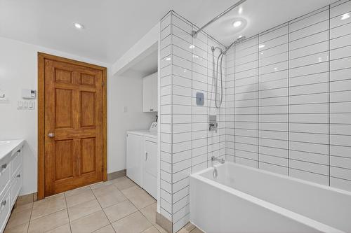 Bathroom - 3526 Av. Coloniale, Montréal (Le Plateau-Mont-Royal), QC - Indoor Photo Showing Bathroom