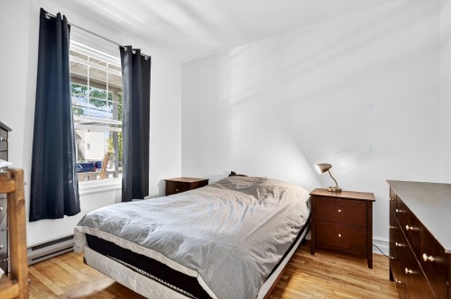 Primary bedroom - 17  - 19 Av. Legrand, Laval (Laval-Des-Rapides), QC - Indoor Photo Showing Bedroom