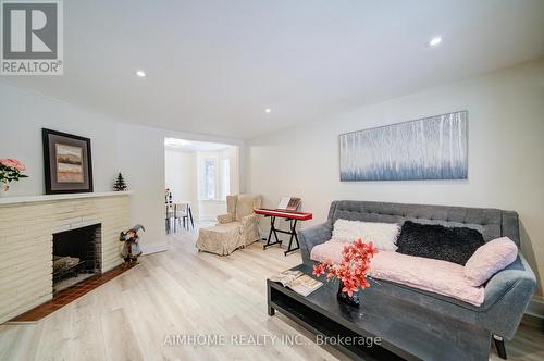 222 Richmond Street, Richmond Hill, ON - Indoor Photo Showing Living Room With Fireplace