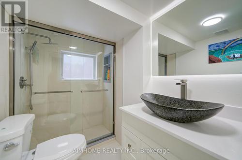 222 Richmond Street, Richmond Hill, ON - Indoor Photo Showing Bathroom